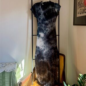 Discreet Tie-Dye Mock Neck Maxi Dress w/ Back
Cut Out